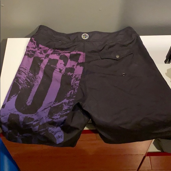 Maui & Sons Board shorts - great shape - Picture 2 of 2